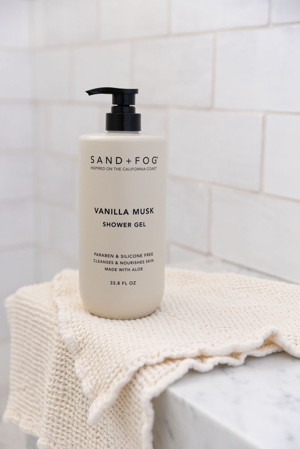 Signature Vanilla Musk 33.8 oz oz Body Wash